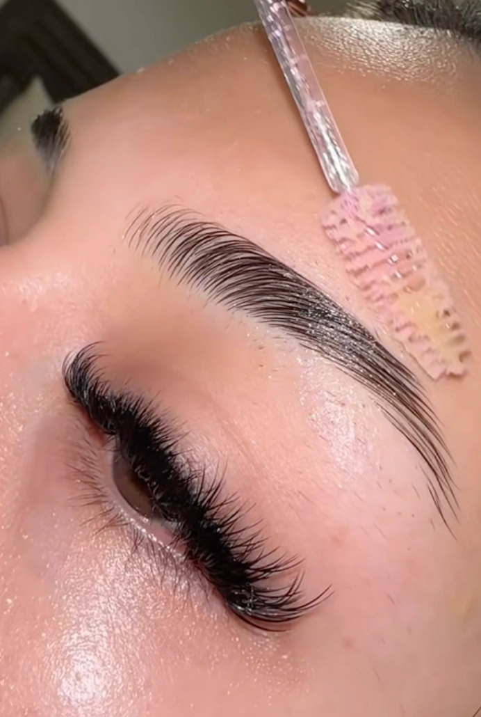 Eyebrow shaping at the Erothots beauty salon